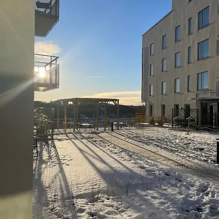 Newly Built Bright Apartment, Close To Everything If You Want To Visit Stockholm, You Will Find The Perfect Accommodation Here! Ferry Line 80 Makes It Very Convenient And Easy To Get To The City Center Nacka Exterior photo