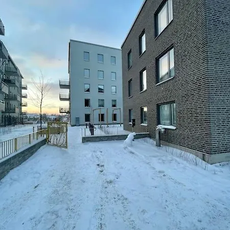 Newly Built Bright Apartment, Close To Everything If You Want To Visit Stockholm, You Will Find The Perfect Accommodation Here! Ferry Line 80 Makes It Very Convenient And Easy To Get To The City Center Nacka Exterior photo