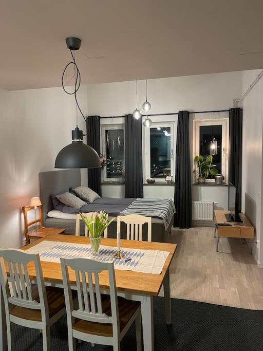 Newly Built Bright Apartment, Close To Everything If Want To Visit Stockholm, Will Find The Perfect Here! Ferry Line 80 Makes It Very Convenient And Easy To Get To The Center *