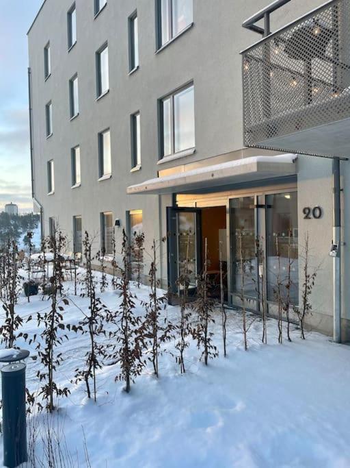 Newly Built Bright Apartment, Close To Everything If Want To Visit Stockholm, Will Find The Perfect Here! Ferry Line 80 Makes It Very Convenient And Easy To Get To The Center Apartment Nacka