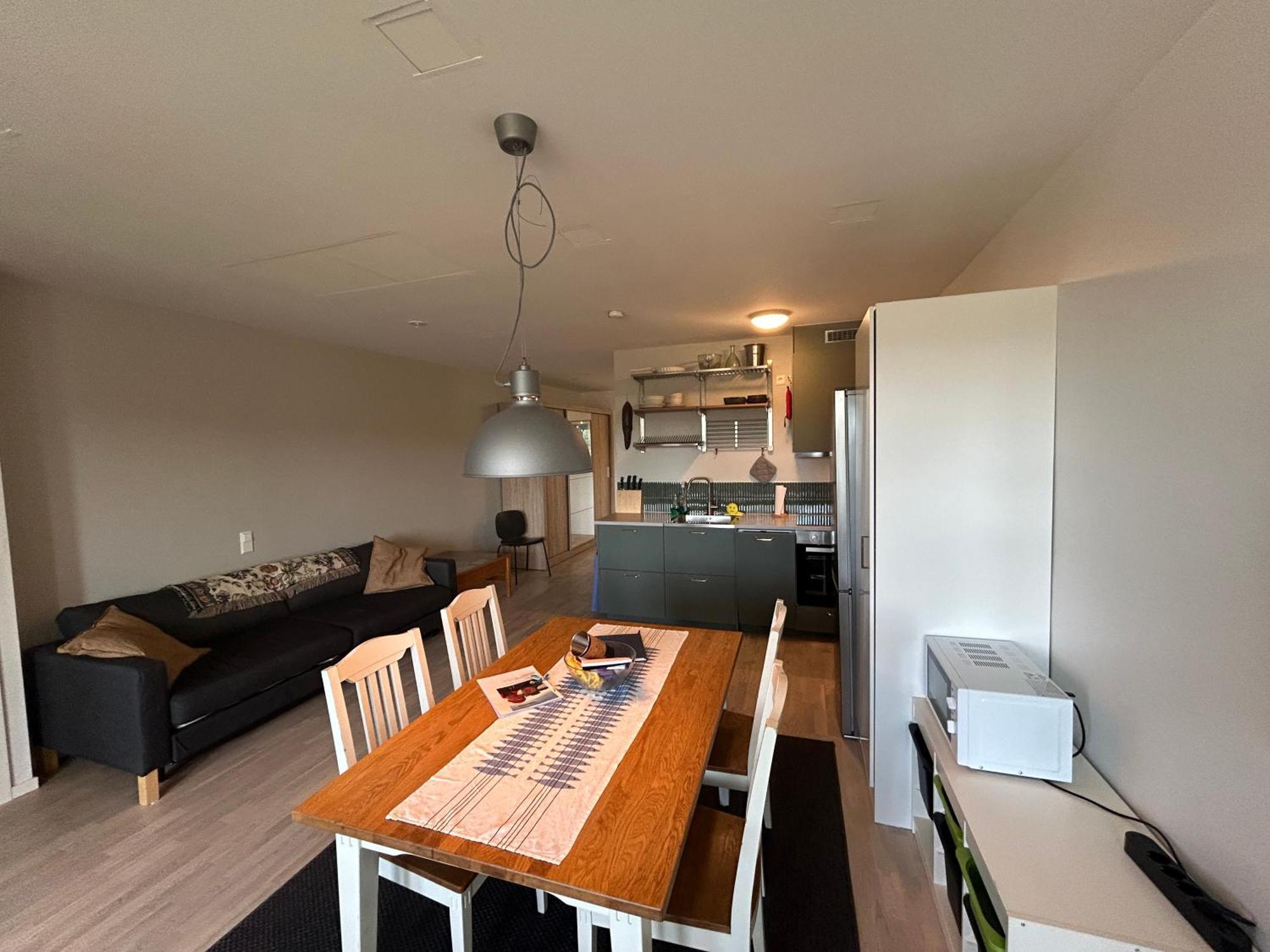Newly Built Bright Apartment, Close To Everything If Want To Visit Stockholm, Will Find The Perfect Here! Ferry Line 80 Makes It Very Convenient And Easy To Get To The Center Apartment
